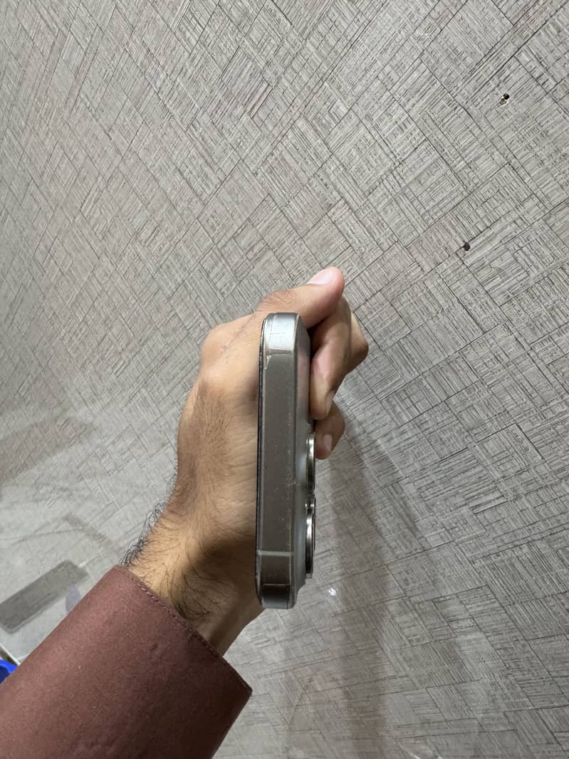 Apple iPhone 15 Pro 7