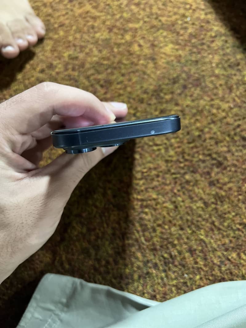Apple iPhone 15 Pro 2