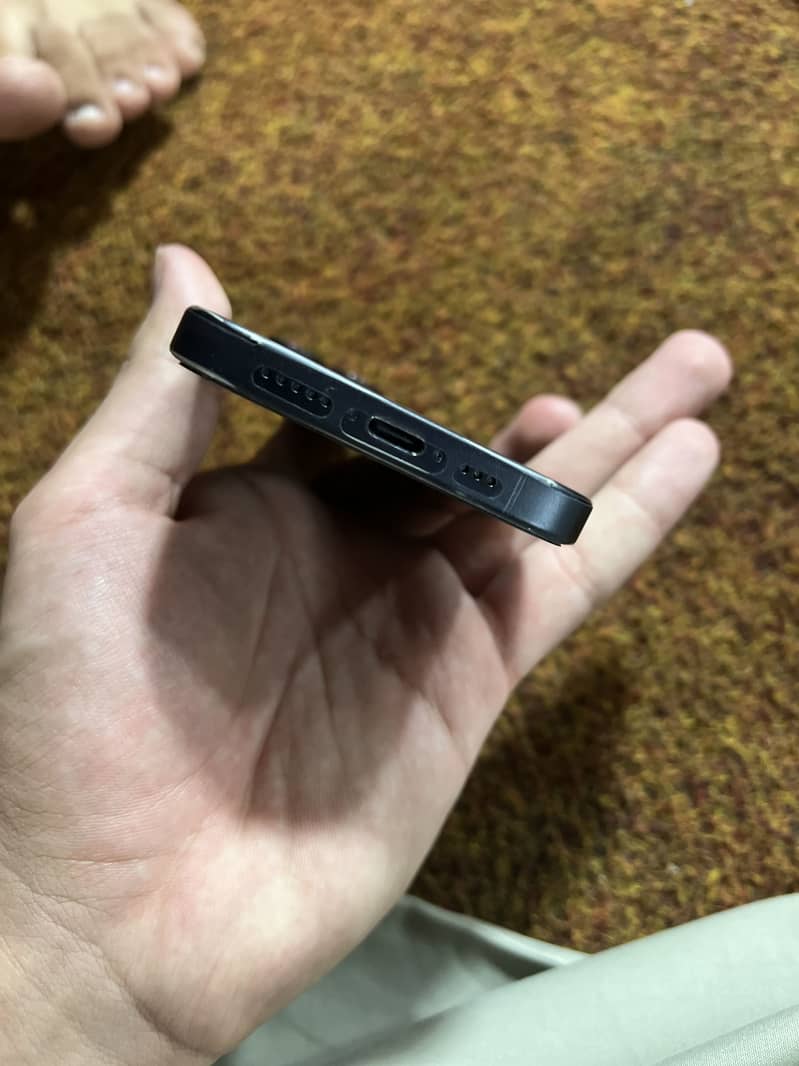 Apple iPhone 15 Pro 3