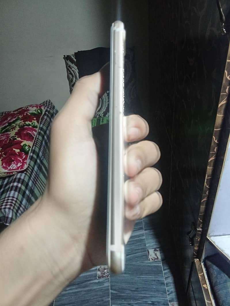 Apple iPhone 7 Plus 1