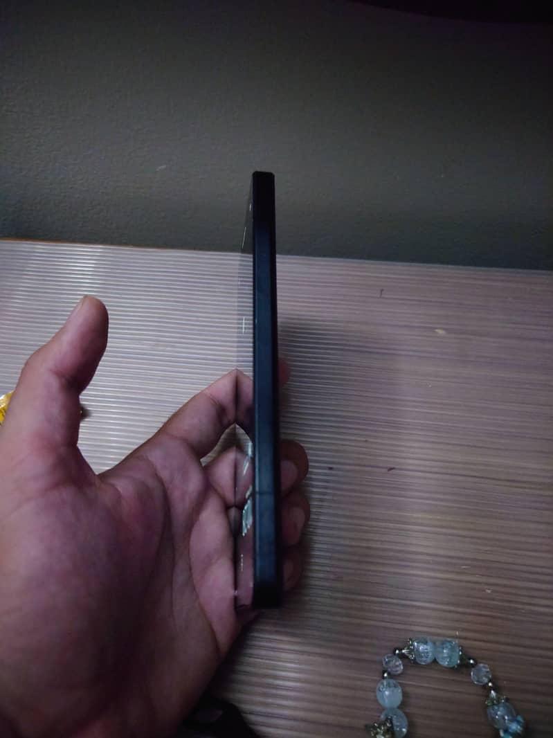 Sharp Aquos Sense7 3