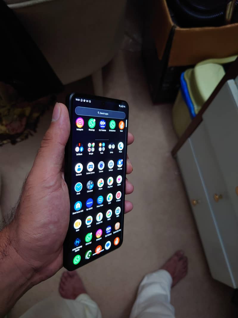 Sharp Aquos Sense7 7