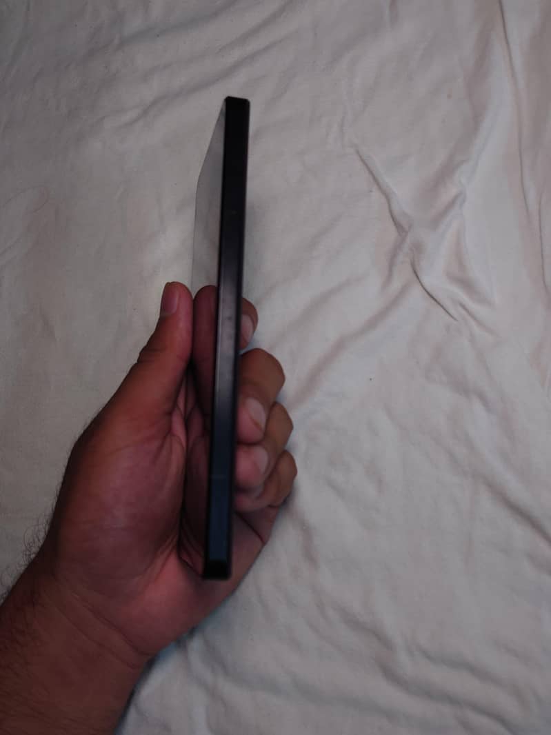 Sharp Aquos Sense7 9