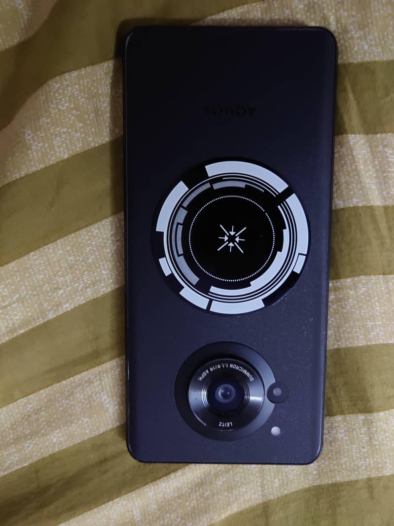 Sharp Aquos Sense7 12