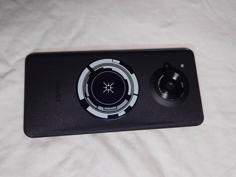 Sharp Aquos Sense7 13