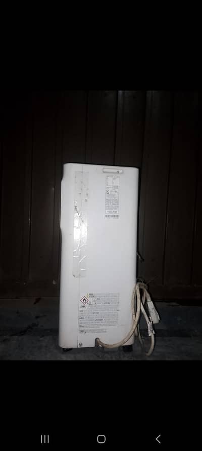 Portable AC 0.75 Ton Urgent For Sale