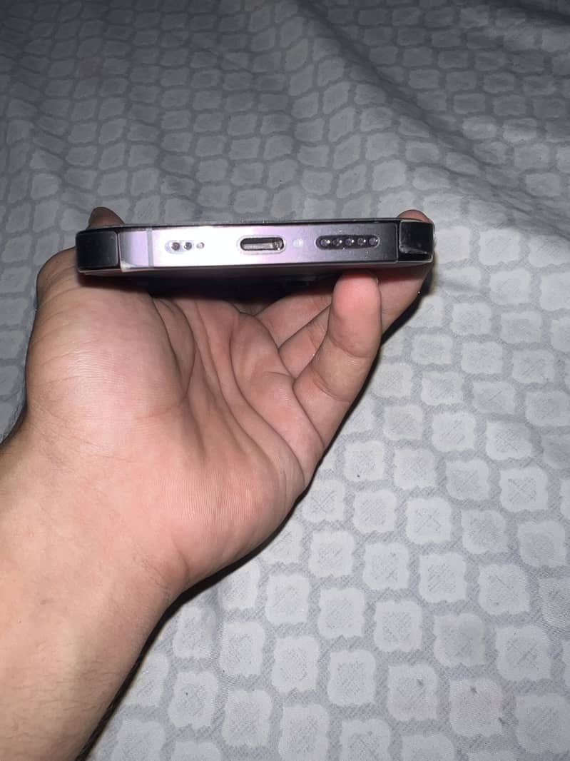 Apple iPhone 14 Pro 2