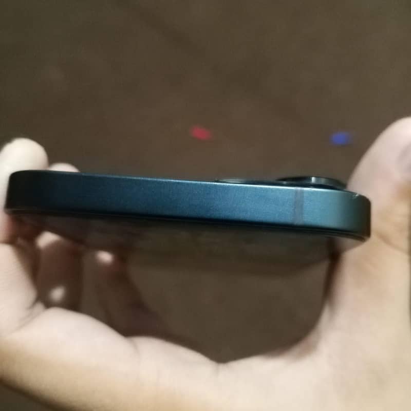 iPhone 13 1