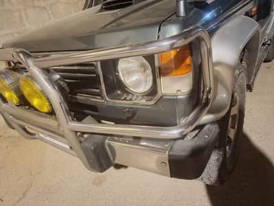 Mitsubishi Pajero 1990