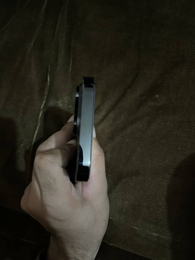 Apple iPhone 14 Pro 2