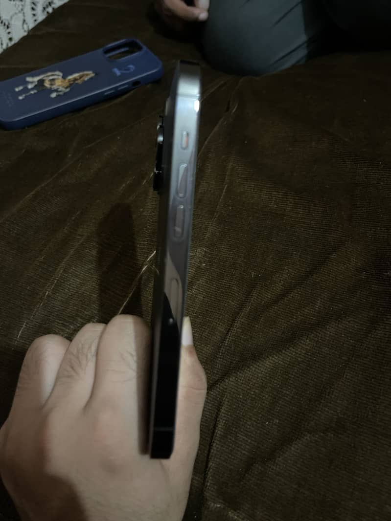 Apple iPhone 14 Pro 4