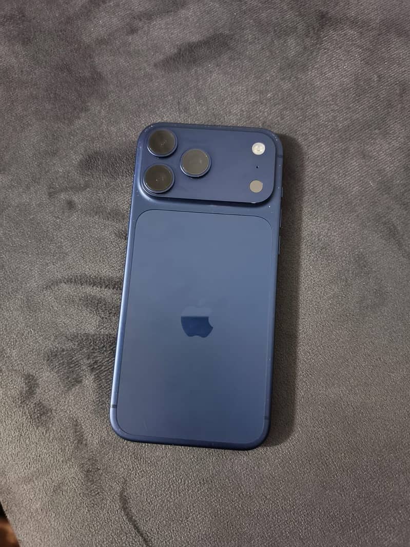 Apple iPhone 17 Pro Max 0