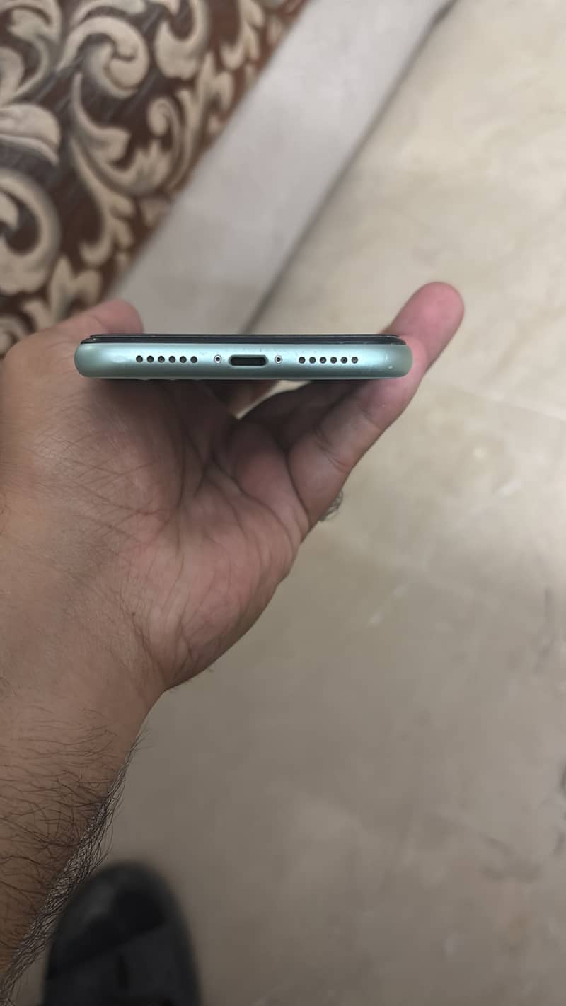 Apple iPhone 11 2