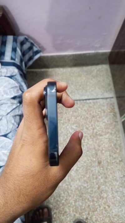 Apple iPhone 14