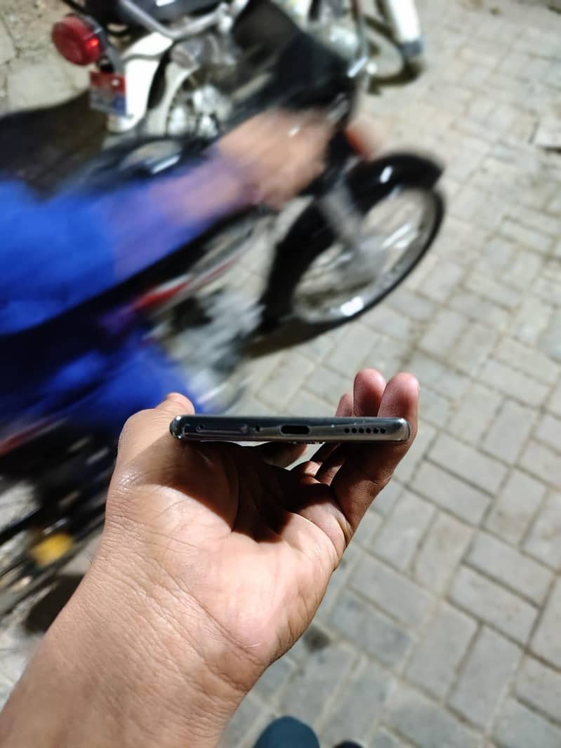 Tecno CAMON 40 Pro 0
