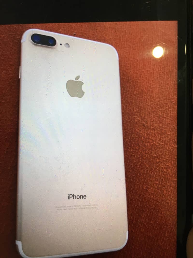 Apple iPhone 7 Plus 1