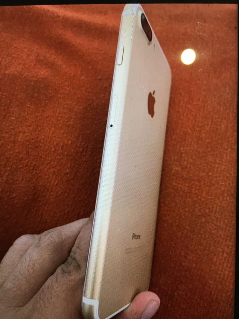 Apple iPhone 7 Plus 2