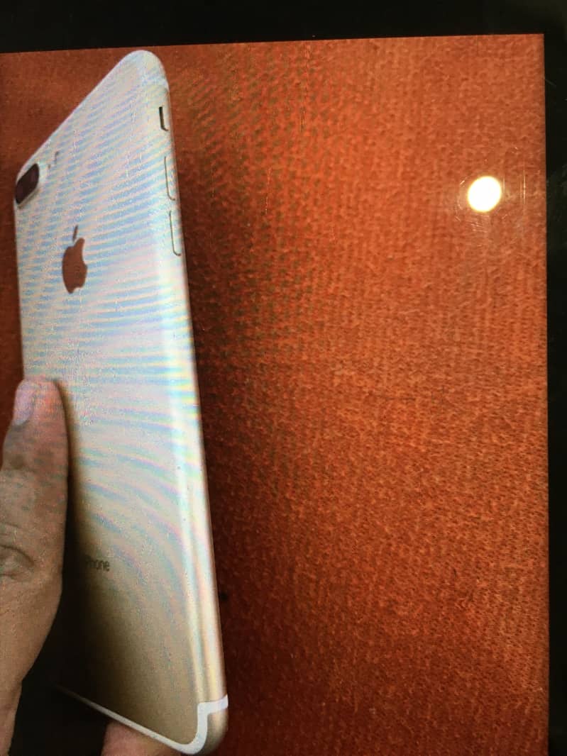 Apple iPhone 7 Plus 5