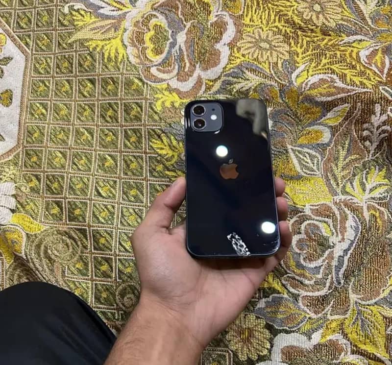 Apple iPhone 12 3