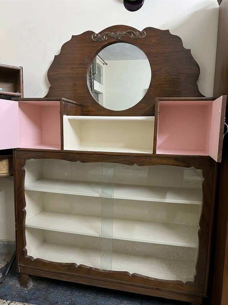 Showcase antique 0