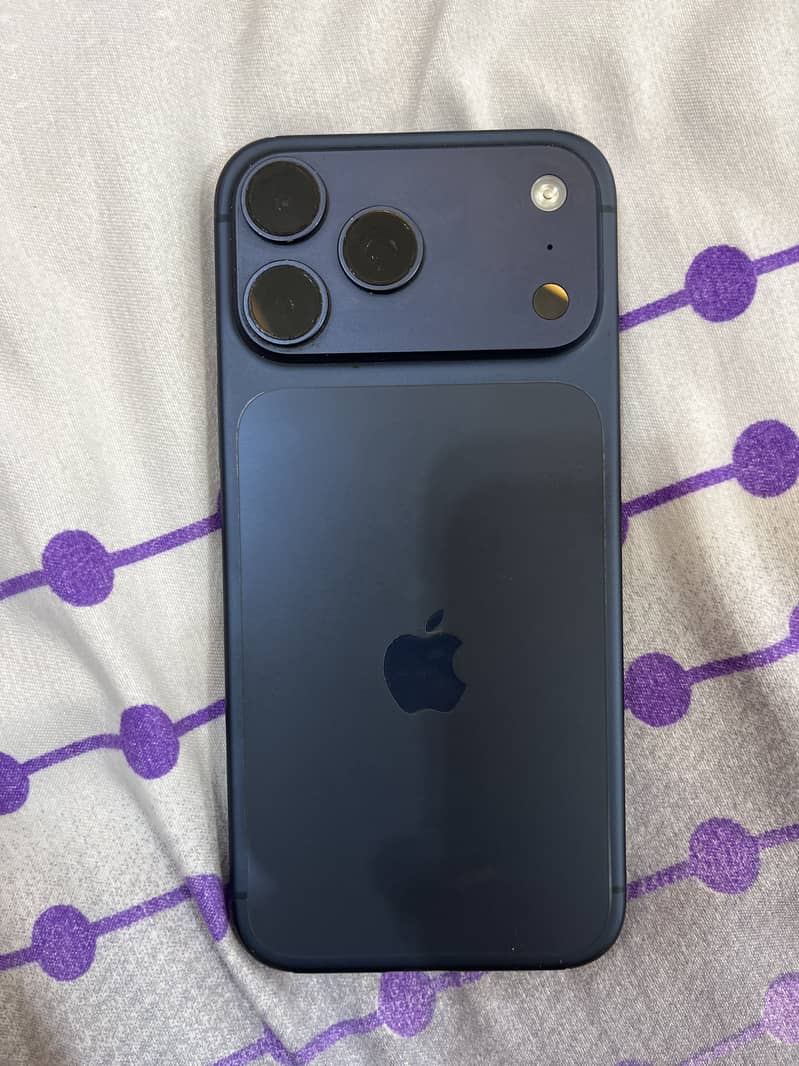 Apple iPhone 17 Pro Max 0