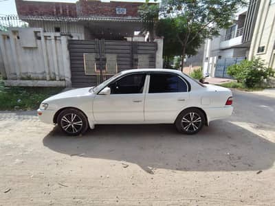 Toyota Corolla XE 2000