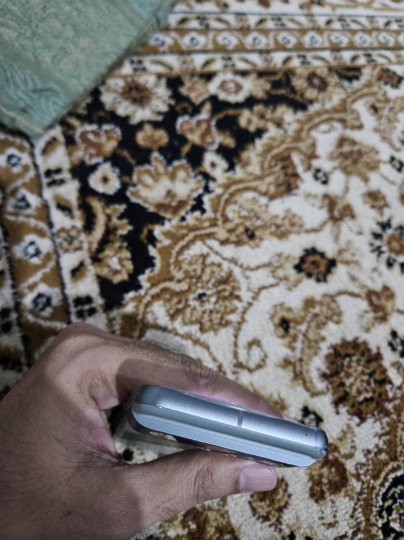 Google Pixel 8 3