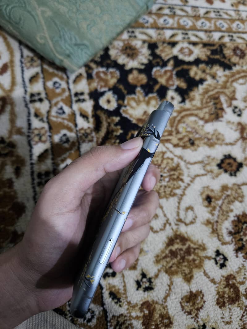 Google Pixel 8 4