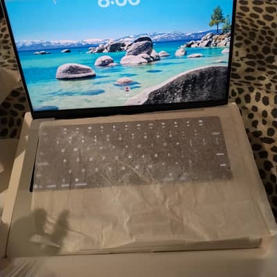 MacBook pro m5 24-1tb in warranty