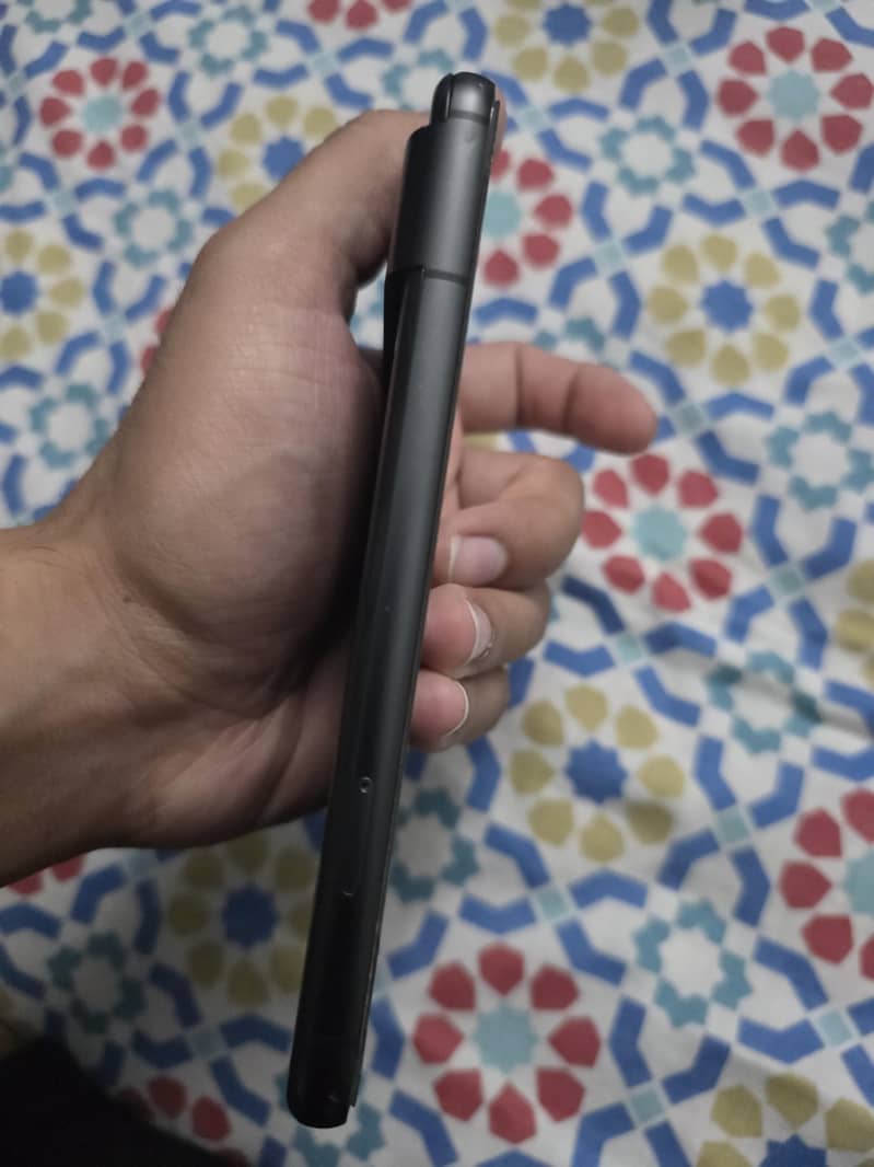 Google Pixel 8 4