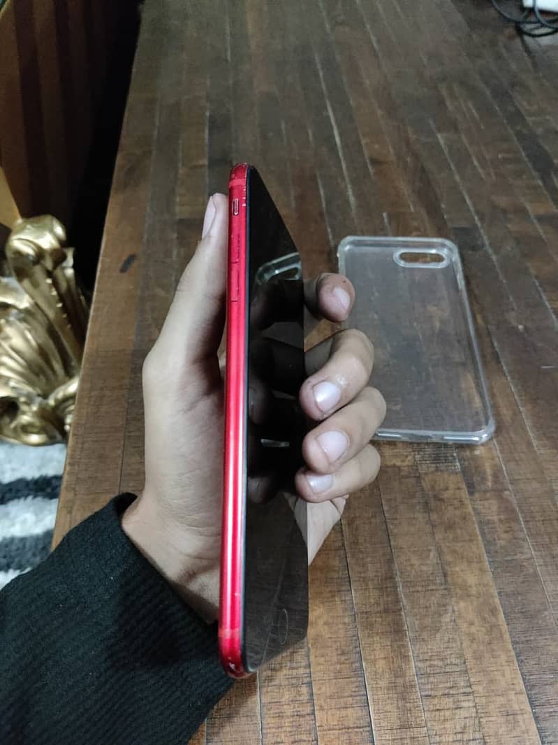 Apple iPhone 8 Plus 4