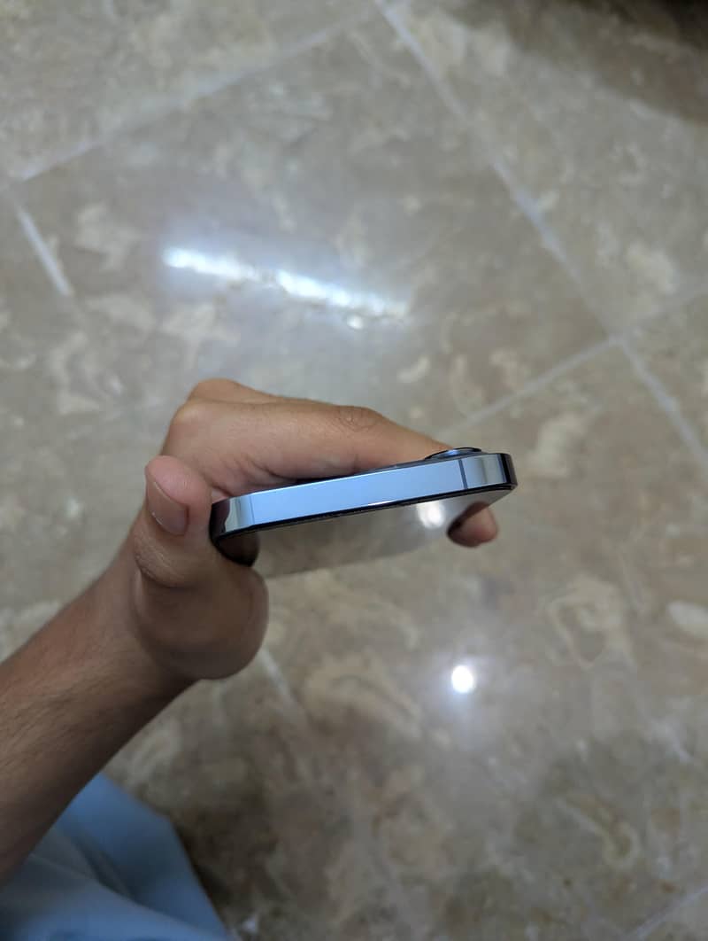 Apple iPhone 13 Pro 3