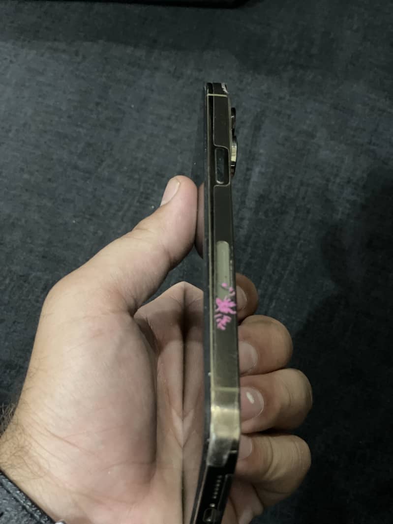 Apple iPhone 14 Pro Max 0