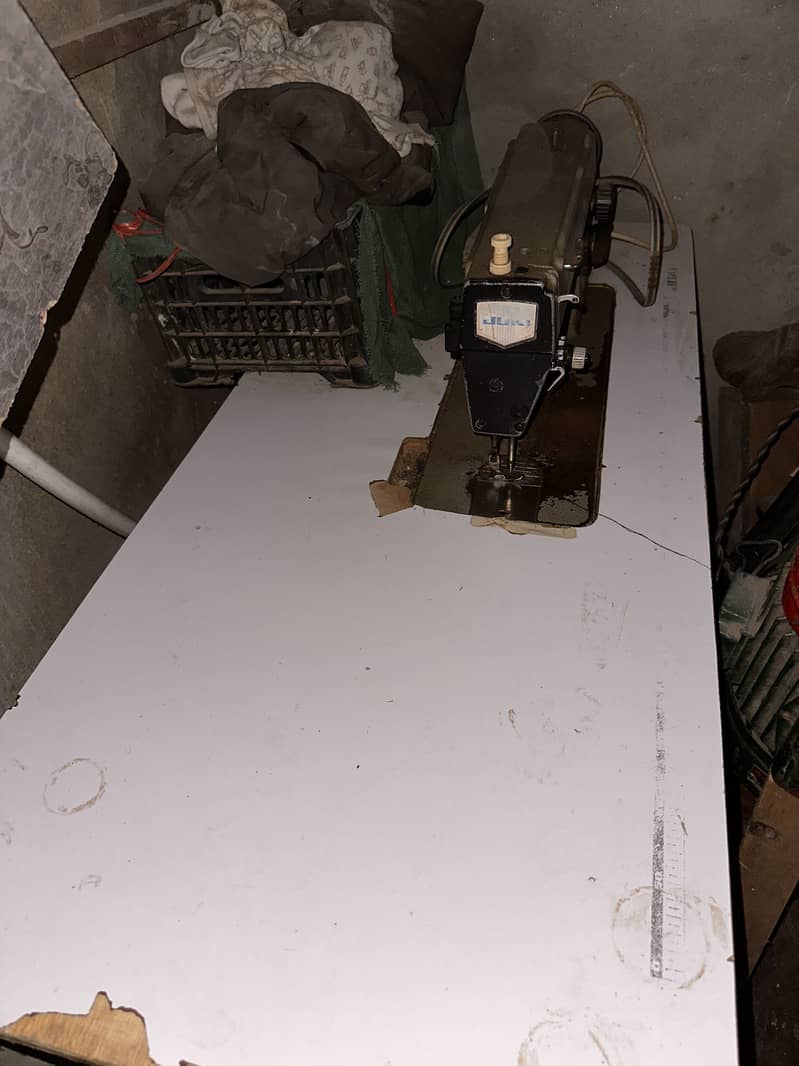 Juki machine with stand 2
