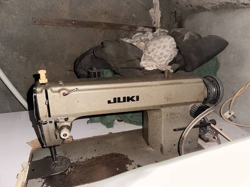 Juki machine with stand 4