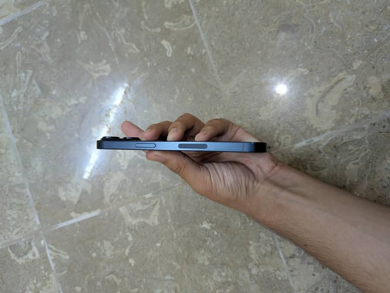 Apple iPhone 14 5