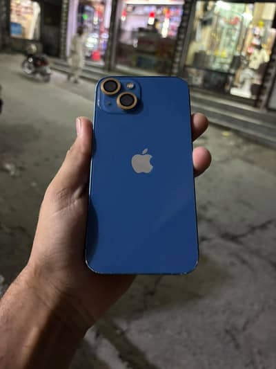 Apple iPhone 13