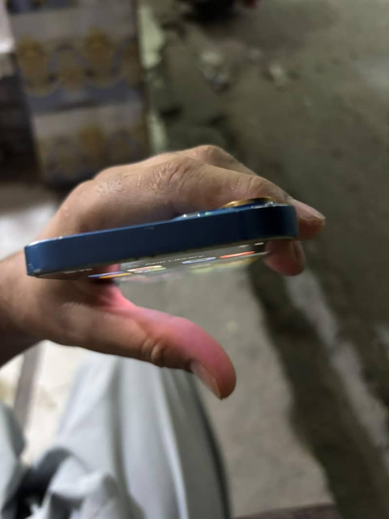 Apple iPhone 13 3