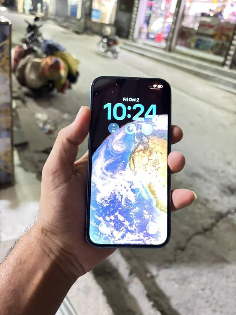 Apple iPhone 13 10