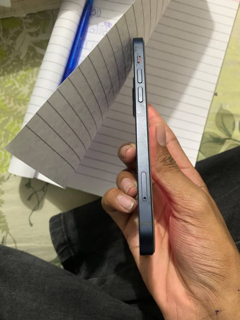 Apple iPhone 12 3