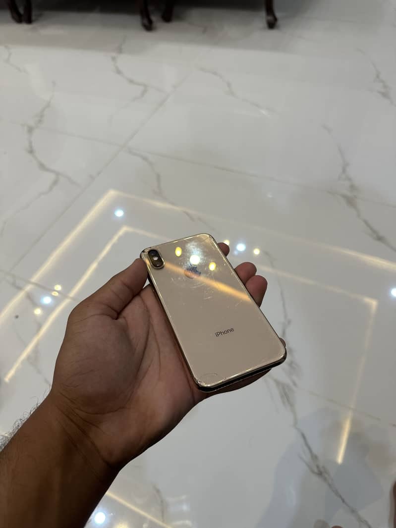 Apple iPhone XS 1