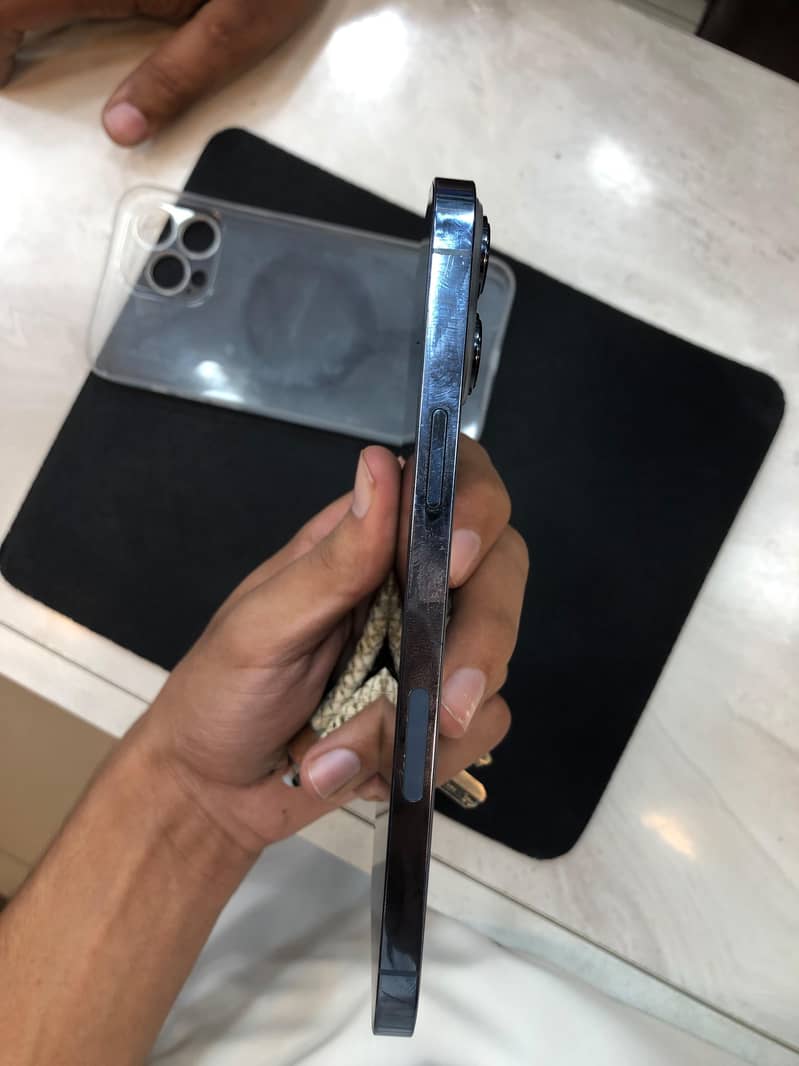 Apple iPhone 13 Pro Max 5