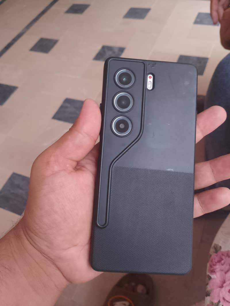 Tecno CAMON 40 Pro 6