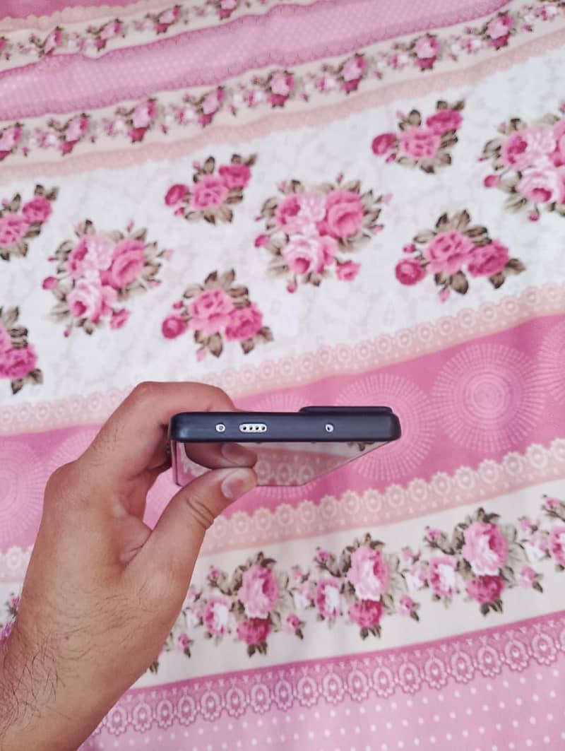 Tecno CAMON 40 Pro 9