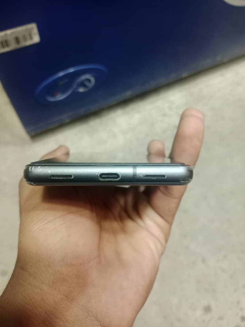 Google Pixel 7 4