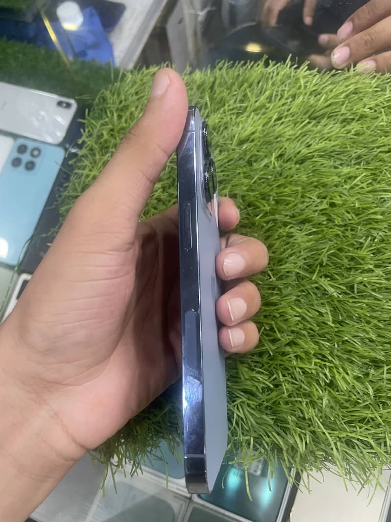 Apple iPhone 13 Pro 0