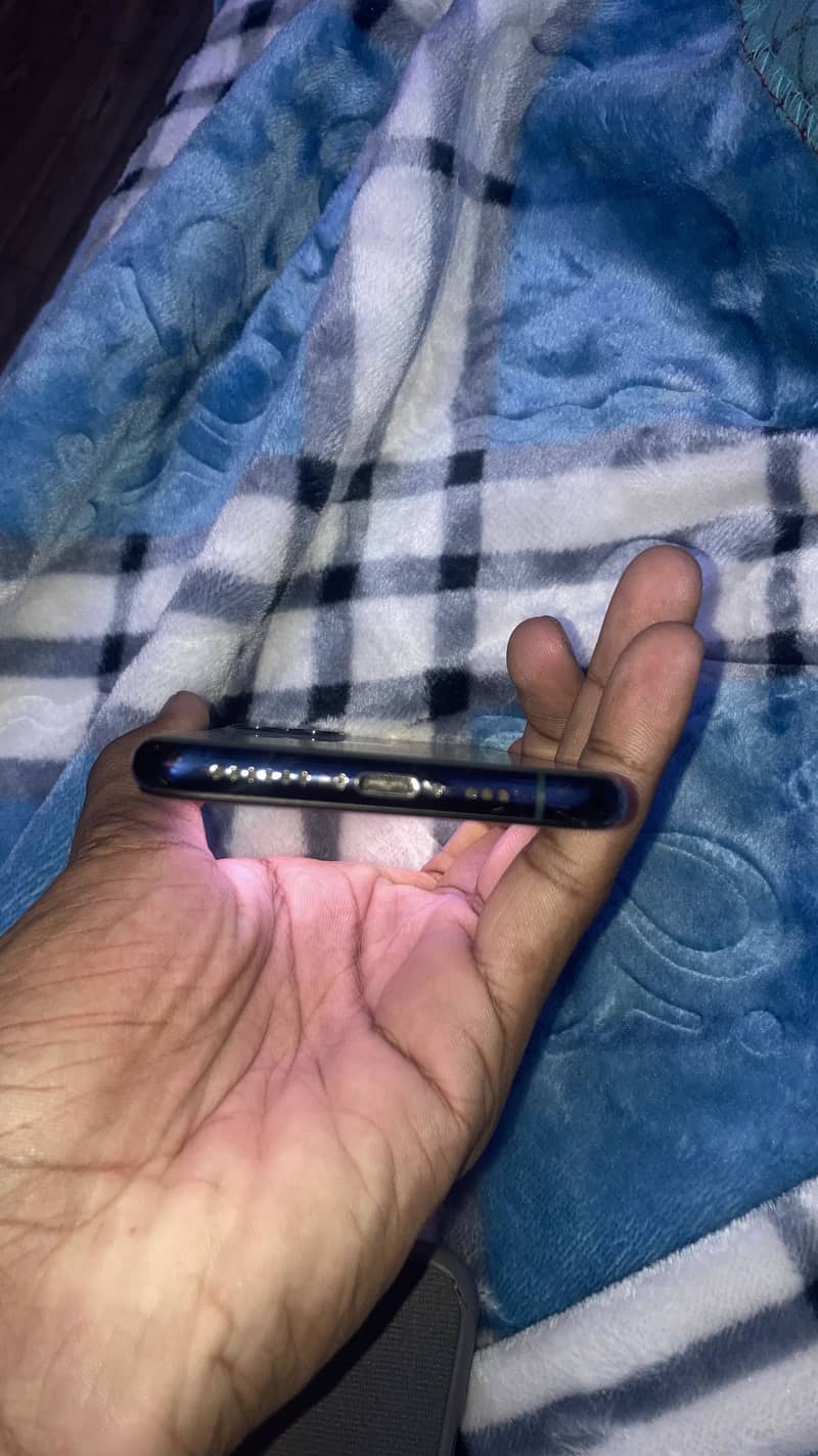 Apple iPhone 11 Pro 6