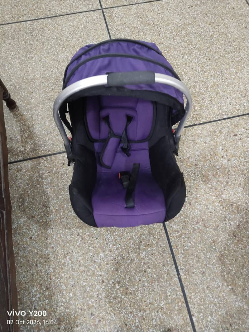 Carrying cot 0