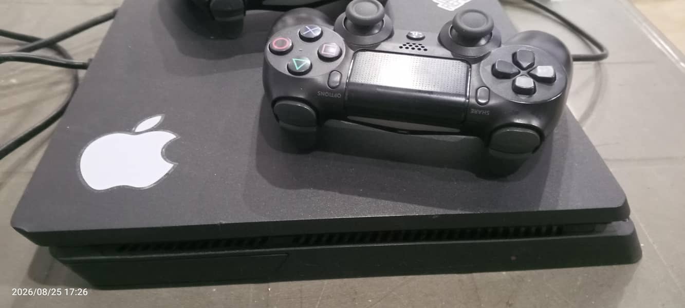 Playstation 4 slim 2
