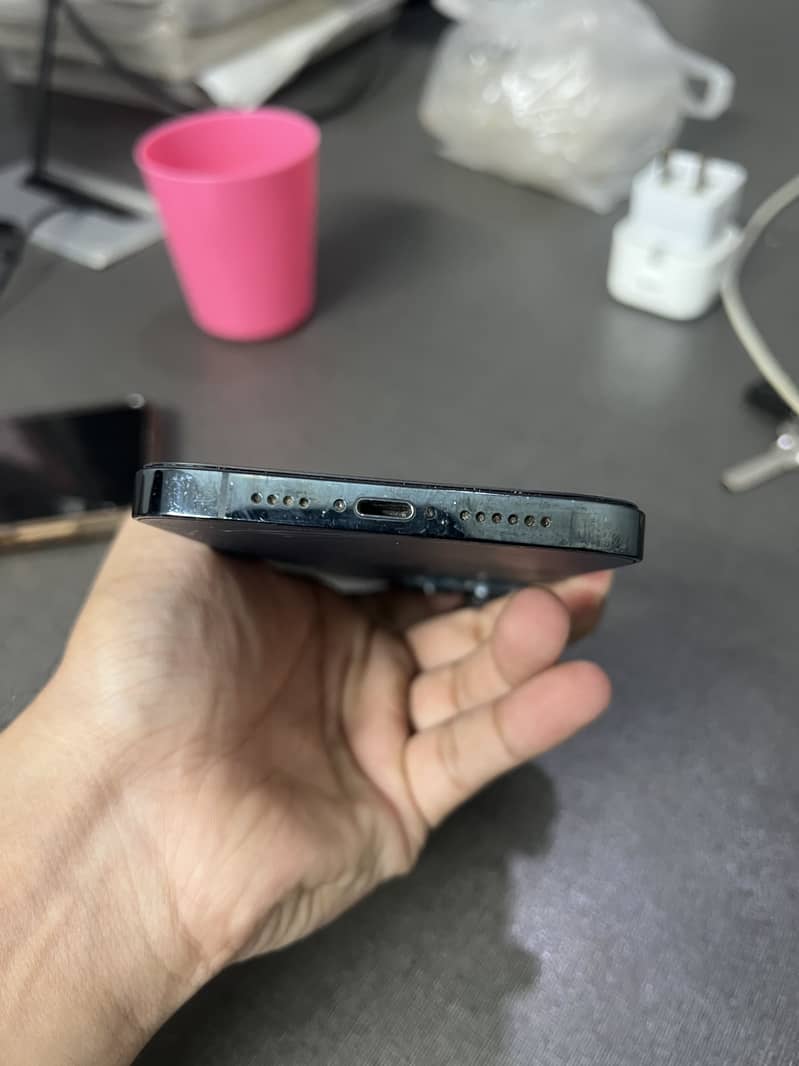 Iphone 12 pro max 6